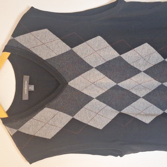 Men's Black & Gray Sweater Vest - Picture 3 of 7